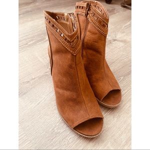 Maurice’s chestnut brown heel booties